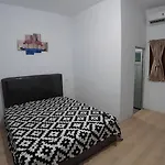 Oyo 93306 Homestay Permana Supadio Airport