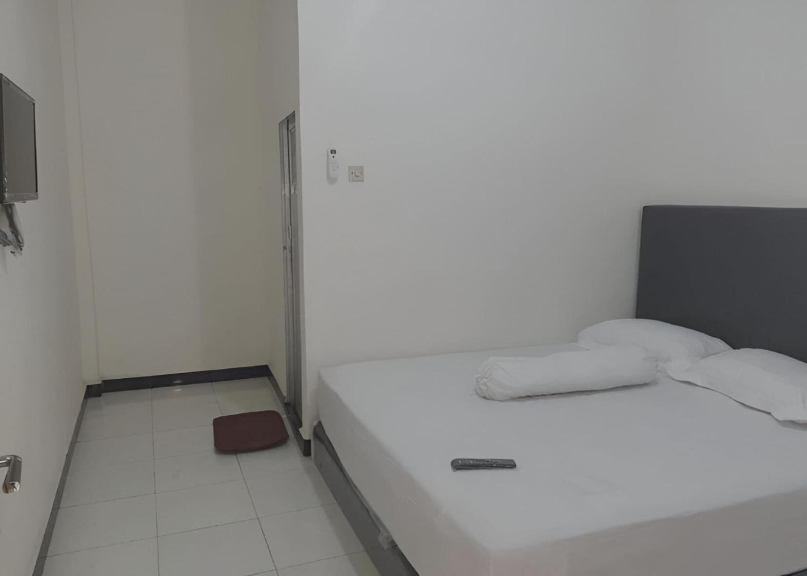 Oyo 93306 Permana Supadio Airport Pontianak